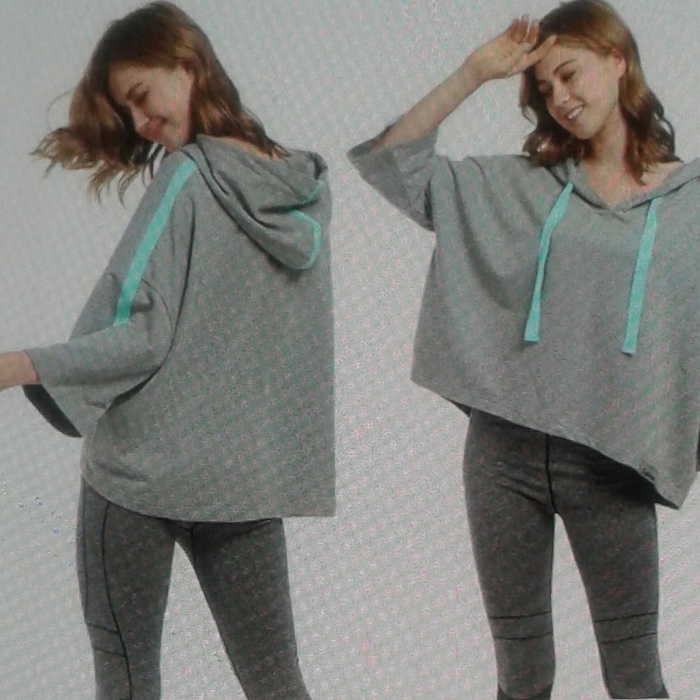 Oversize Crop Sweatshirt 🔥 - Picture 4 of 13